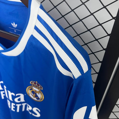 2025/2026 Real Madrid Tretji Nogometni Dres